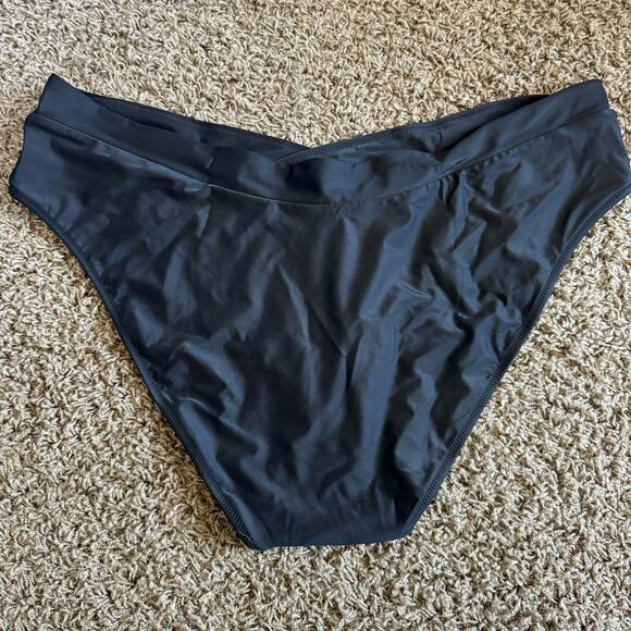 J. Crew NWT Cross-Front Cheeky Plus Black Bikini Bottom Size 3X - Picture 7 of 7